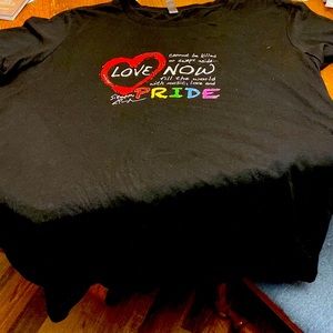 “Love is love” t shirt, PRIDE.